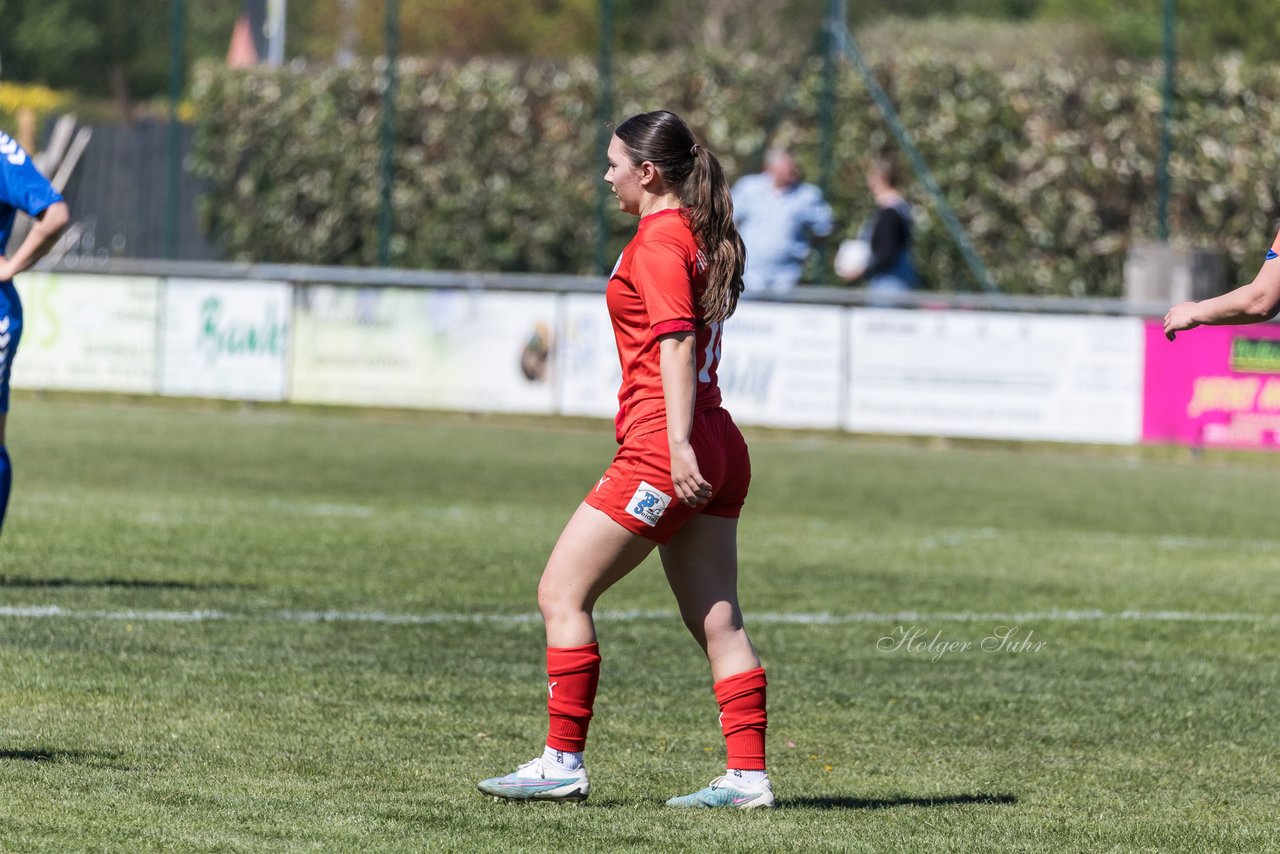 Bild 396 - F TSV Zarpen - Holstein Kiel II : Ergebnis: 2:6